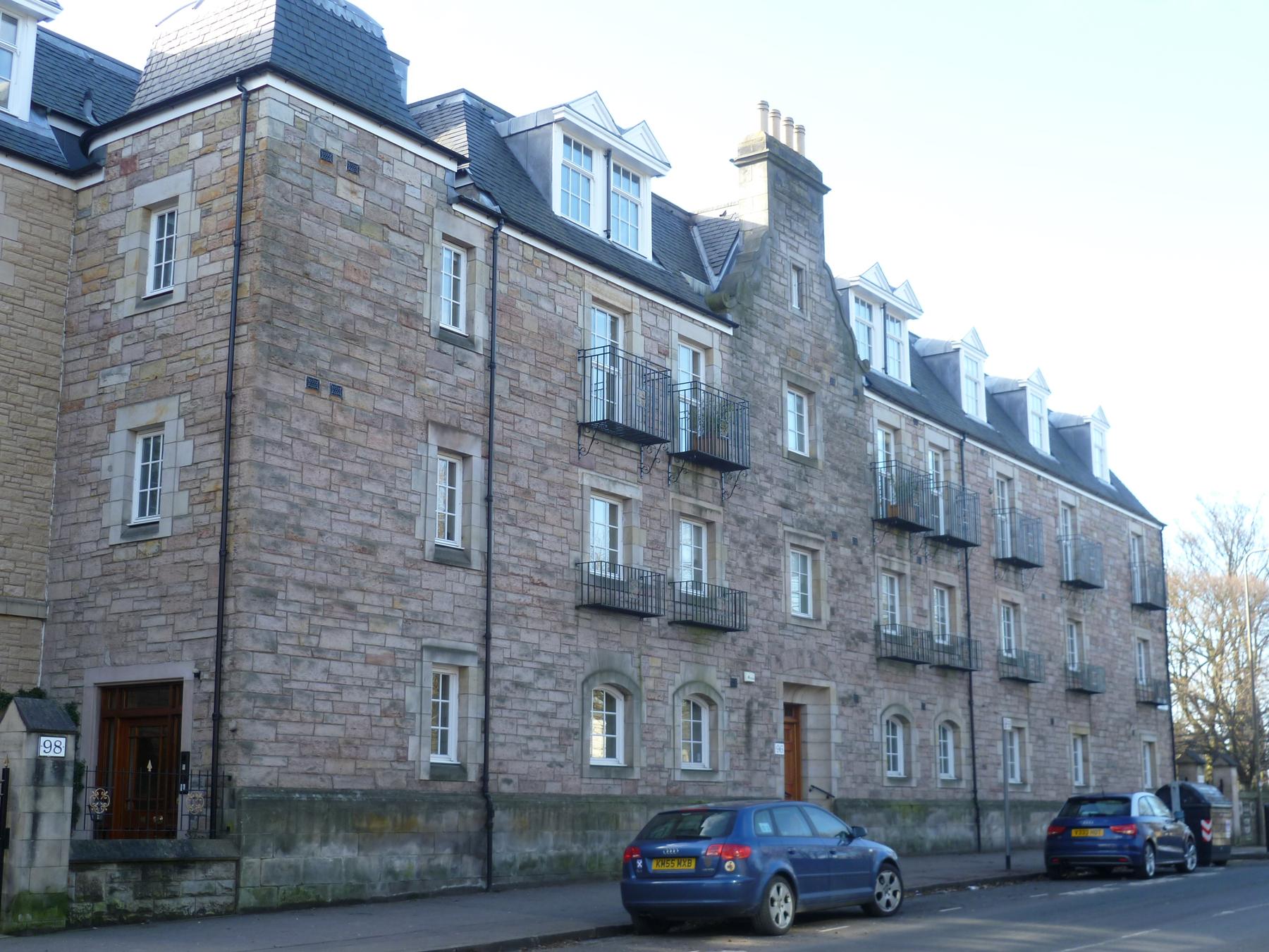 File:Former Bruntsfield Hospital, Whitehouse Loan, Edinburgh.jpg - a sign that says no one is in the